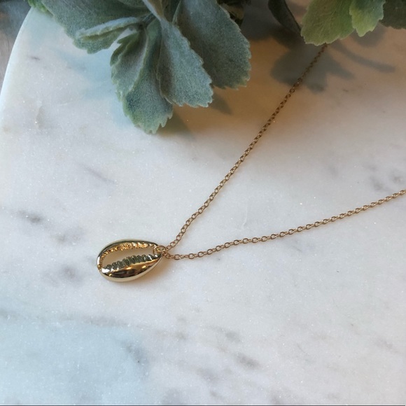 Gold Plated Cowl Shell Necklace - Picture 2 of 3